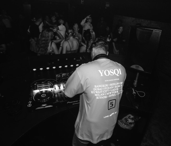 Mike playing a set.