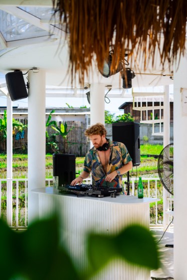 Mike playing a set.